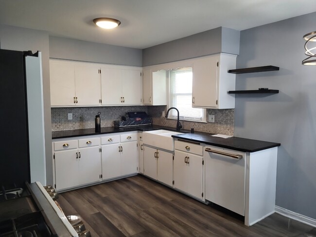 Photo - W158N9026 Charles Dr