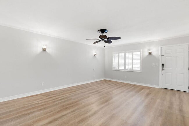 Photo - Apartment For Rent in Seminole WITH UPGRADES! Unit Apartment 102