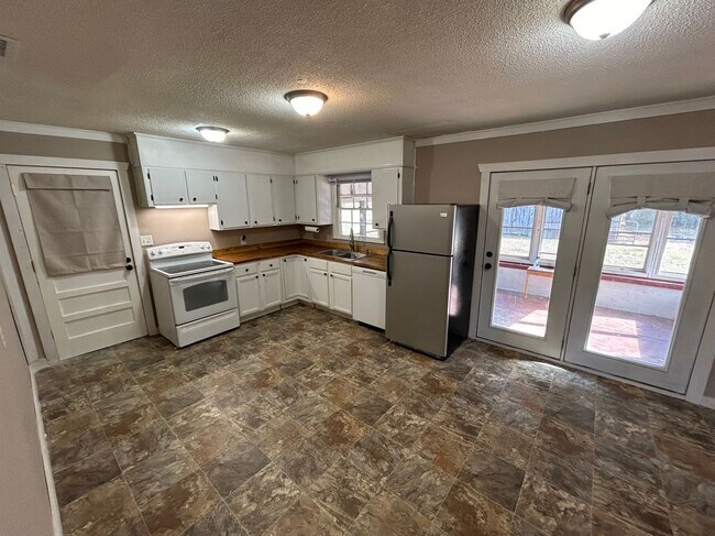 Photo - 2886 Harrisburg Rd