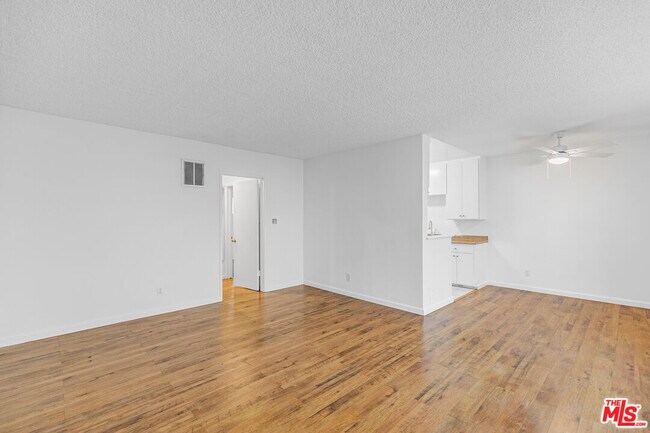 Photo - 1812 N Gramercy Pl Unidad 4