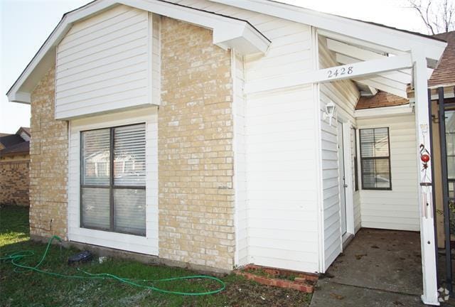 Building Photo - 2428 Sunflower Dr Rental