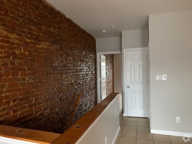 Building Photo - 3479 Amber St Unit 2nd Floor Rental