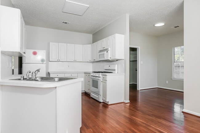 Photo - 503 Griffis Rd