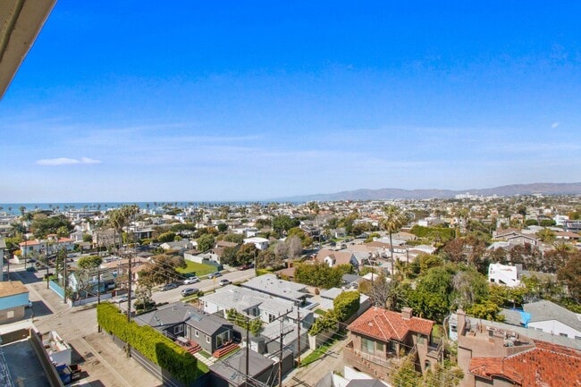 Photo - Marina Tower