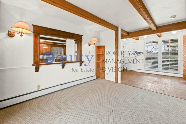 Building Photo - 1941 E Woodside Dr