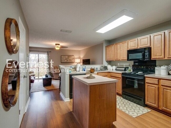 Photo - Special Offer: Sign an 8-10 month lease term and take advantage of a $500 move-in discount!/2-Bed...