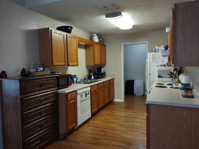 Photo - 7345 Hollis St