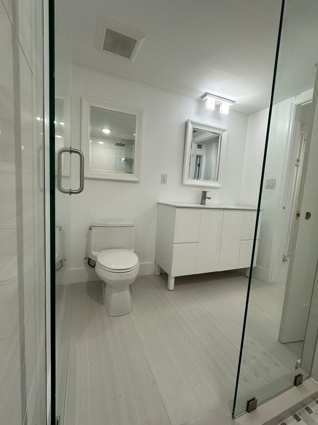 Building Photo - 9367 Fontainebleau Blvd Unit 243 Rental
