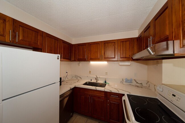 Photo - 430 Keoniana St Unit 1114