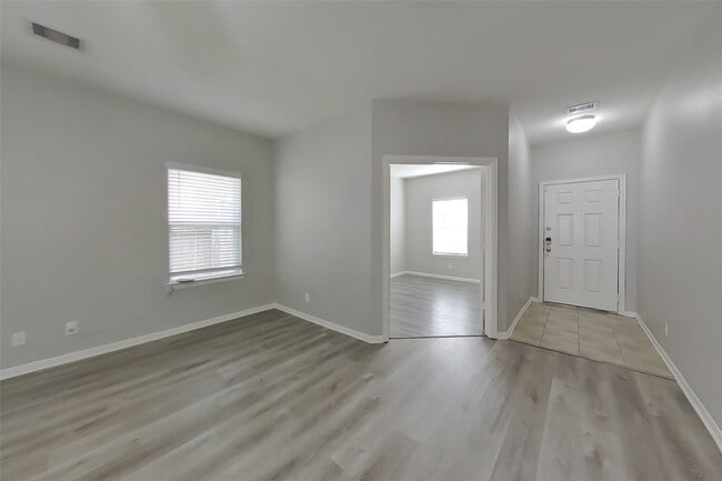 Photo - 6103 Coleus St