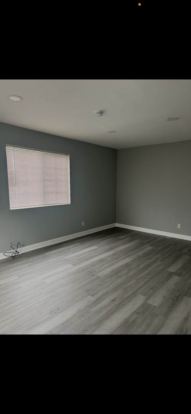 Building Photo - 4935 Kentucky St