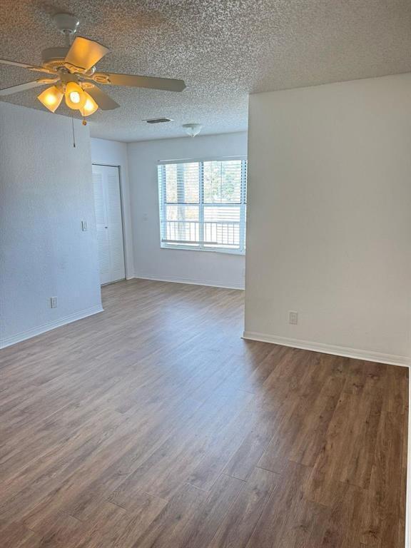 Building Photo - 3350 Pinewalk Dr N Unit 1426