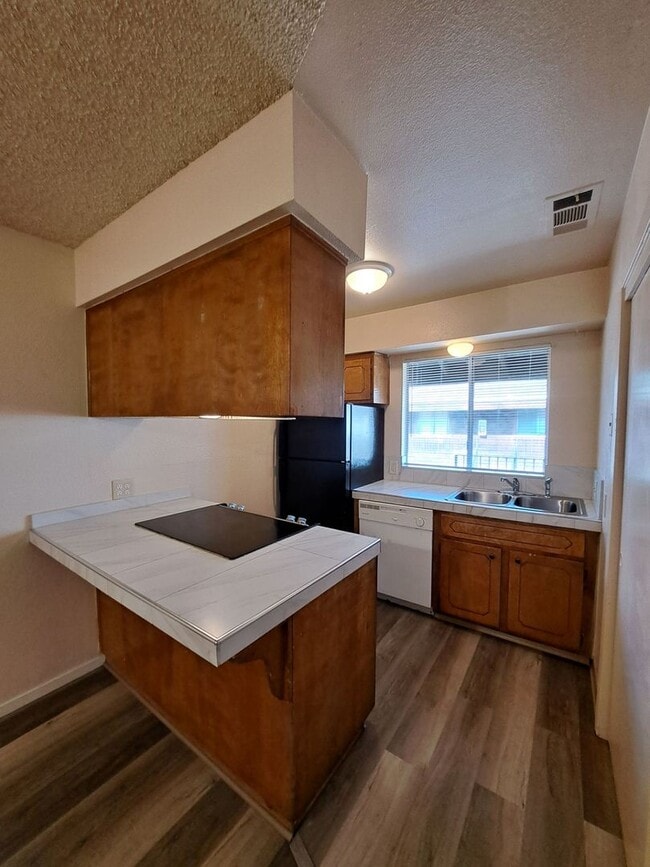Building Photo - 3749 N Abby St Unit 201