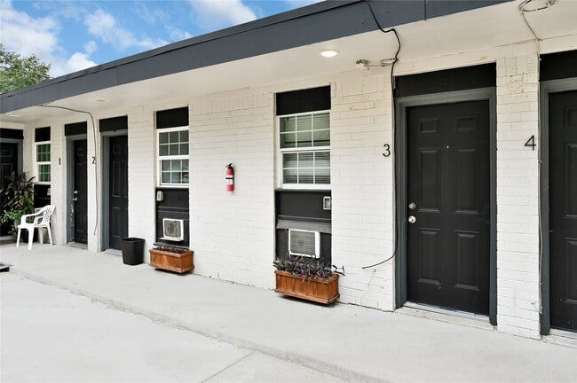 Building Photo - 3714 Dabney St Unit 1