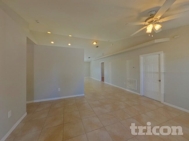 Photo - 23183 Burlingame Ave