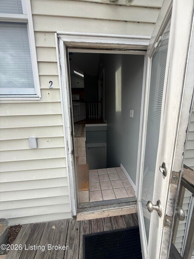 Building Photo - 112 E Woodlawn Ave Unit 2