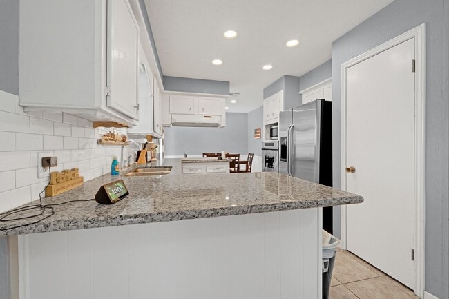 Photo - 222 Wickhamford Way