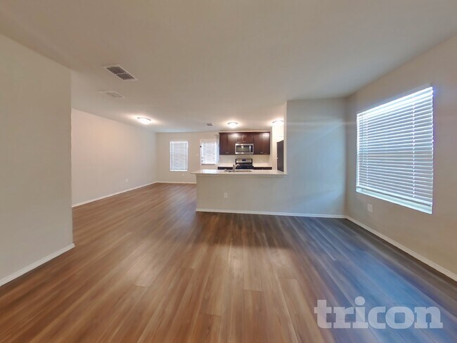 Photo - 460 Blue Crow Ln