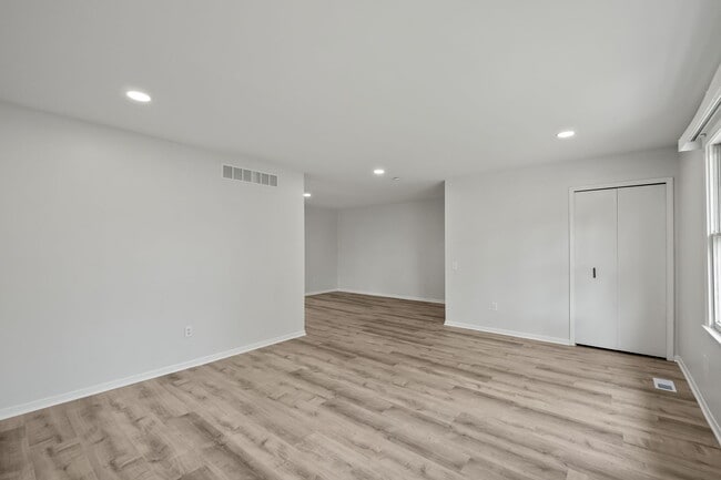 Photo - Chestnut Oaks Apartments