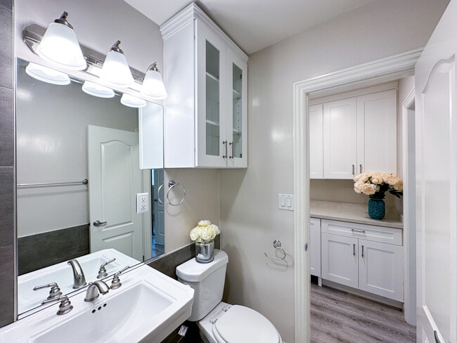 Photo - 6446 Lexington