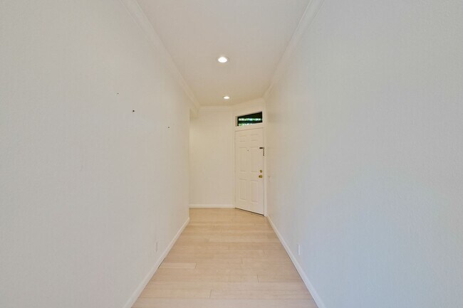 Photo - 1108 Shoreline Dr