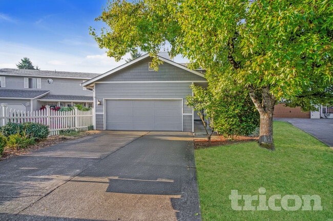 Building Photo - 16209 NE 12th St