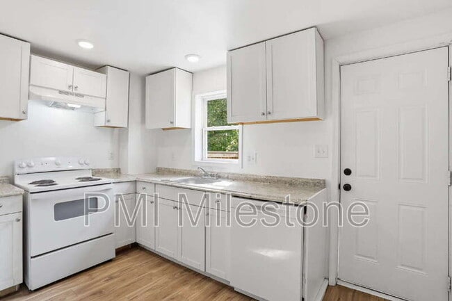 316 N High St