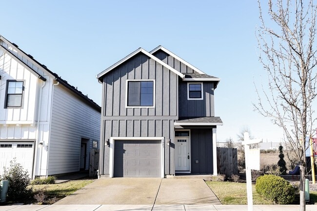 Building Photo - Charming 3 Bdrm 2.5 Bath in Ridgefield
