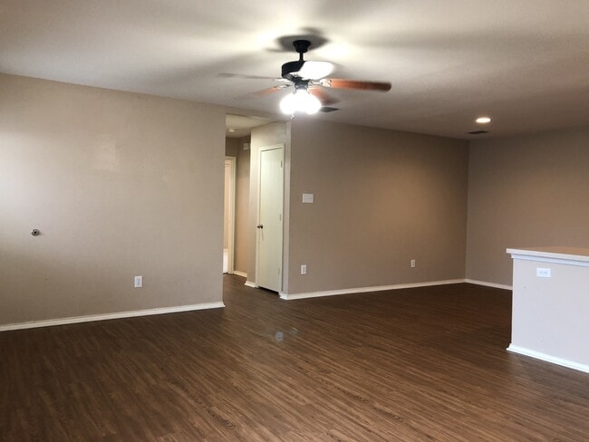 Photo - 2 bedroom 2 Bath Duplex in Crowley