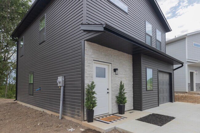 Photo - 2809 Emery Dr