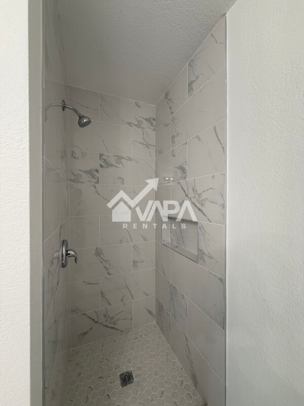 Photo - 9159 Everton