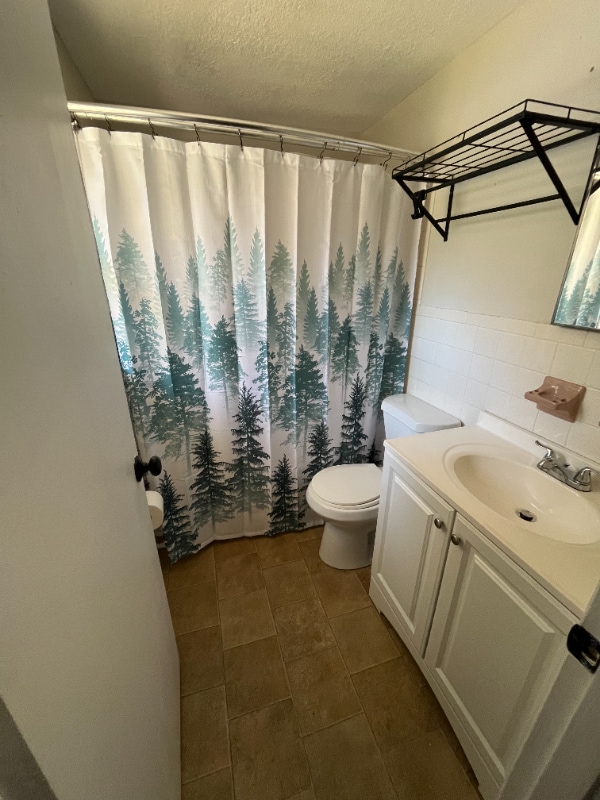 Photo - 740 Jenkins St