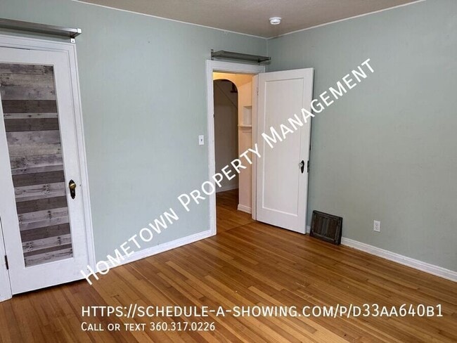 Photo - 912 Carlyon Ave SE