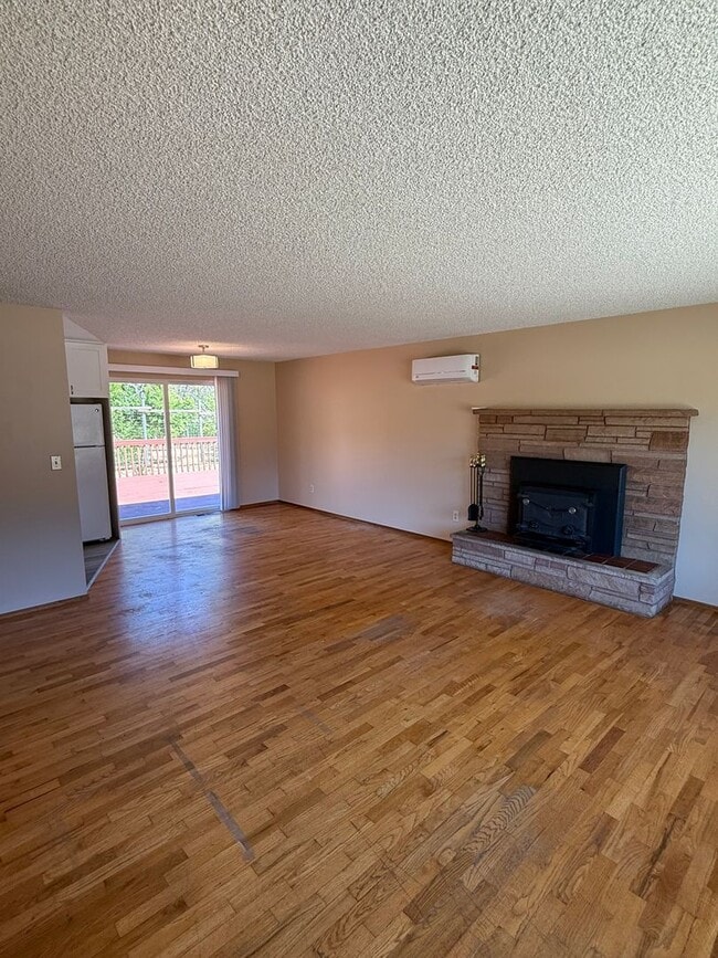 Photo - 1408 Corona Ave