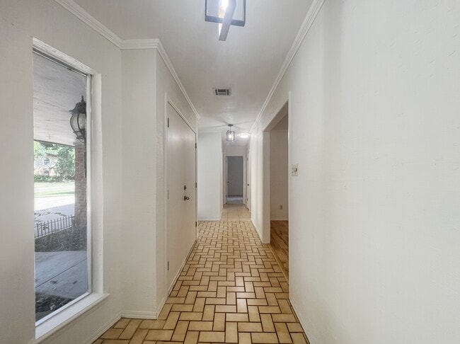 Photo - 2604 NE Garden Ln