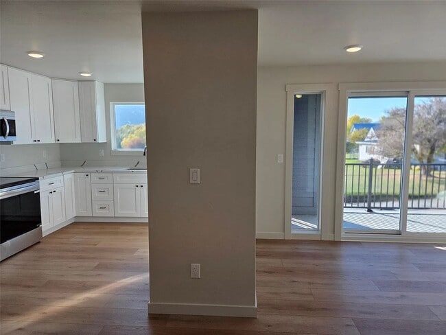 Photo - 819 9th Ave W Unit Lower