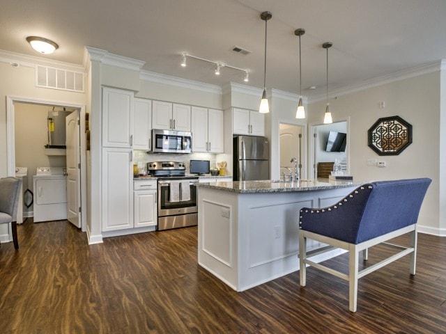 Kelly Reserve Apartments