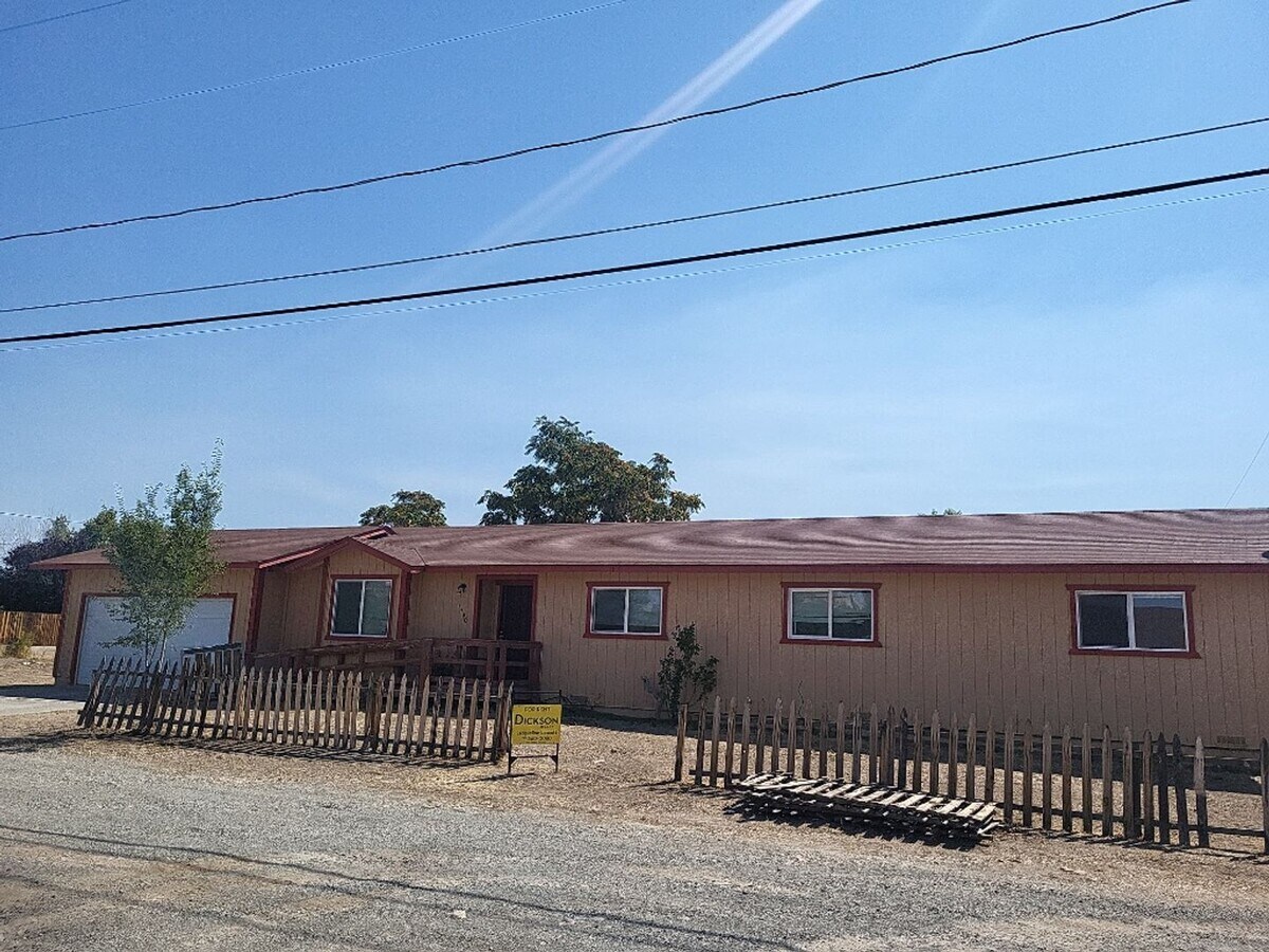 Photo - 1790 Helena Ave Casa