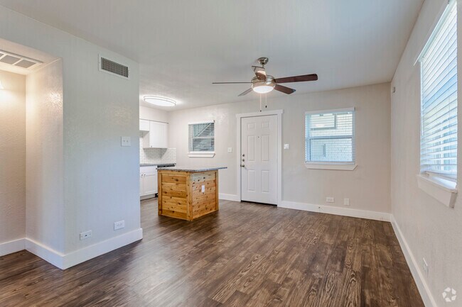 Ridglea Court Apartments