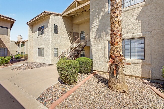 Photo - 930 N Mesa Dr