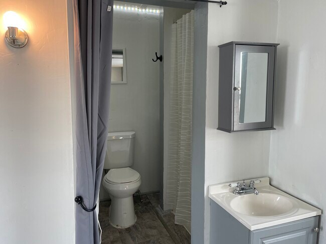 Photo - 430 6th Ave Unit Studio