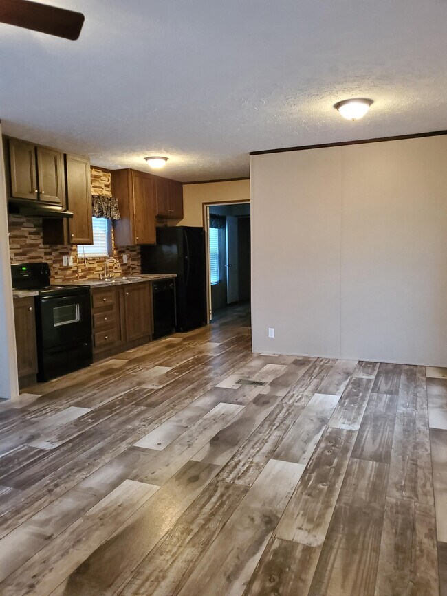 Photo - 351 Golden Dale Dr