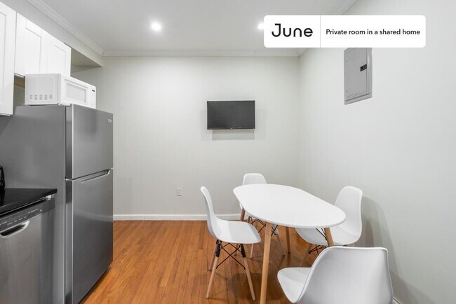 Room in Shared 3 bed/1 bath home in East Village