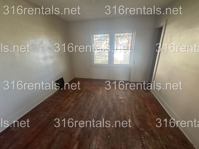 Photo - $949 - 3 Bed 1 Bath - Single Family Home