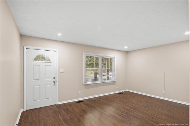 6604 Vaughn Rd