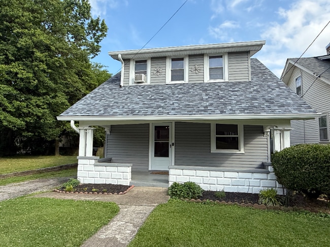 Photo - 123 E High St House