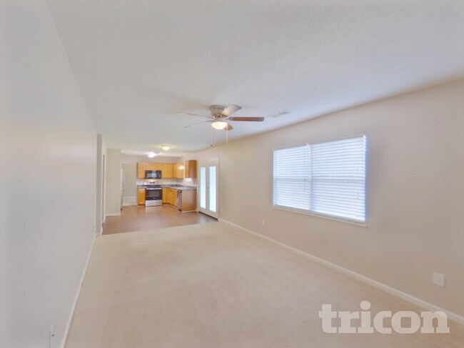 Photo - 732 Elderberry Ln