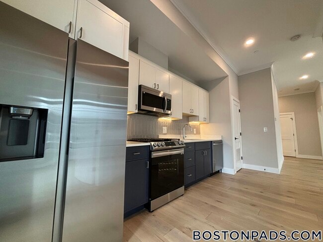 Photo - 157 Everett St Unit 203