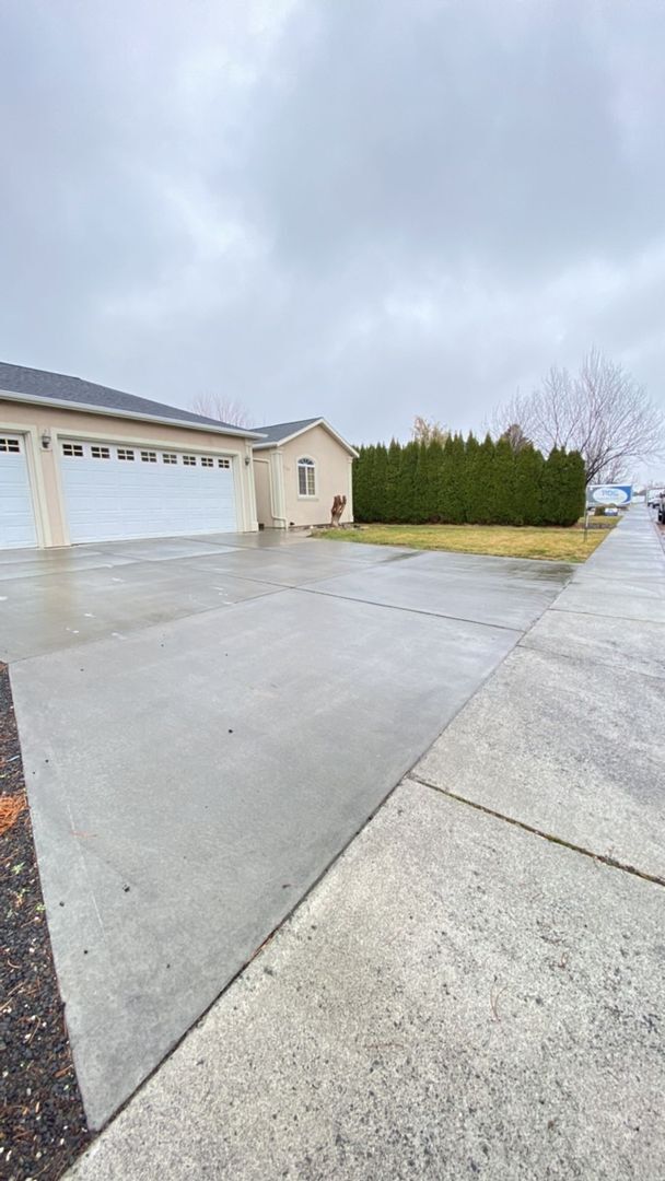 Photo - Triple Car Garage & New Interior Paint