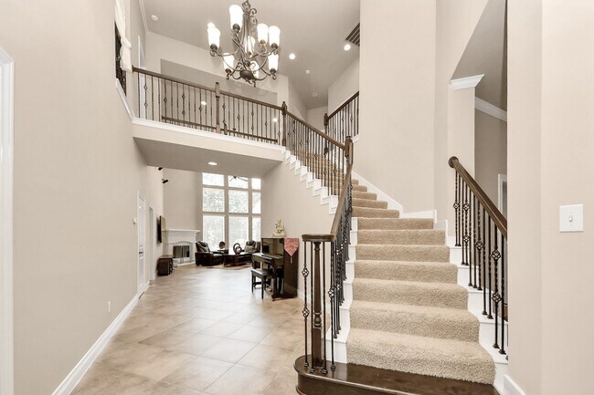 Photo - 1715 Gladden Way